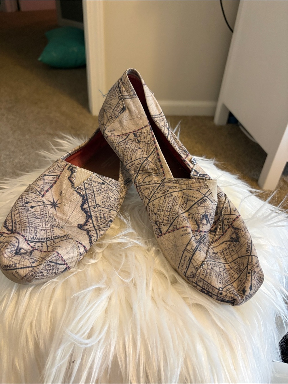 Neutral Italy Map-Print Slip-On Flats - Women